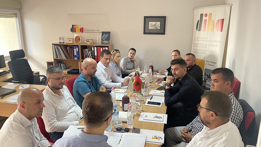 Die erste Arbeitsgruppe für die Nachhaltigkeit der grünen Energieproduktion im westlichen Balkan